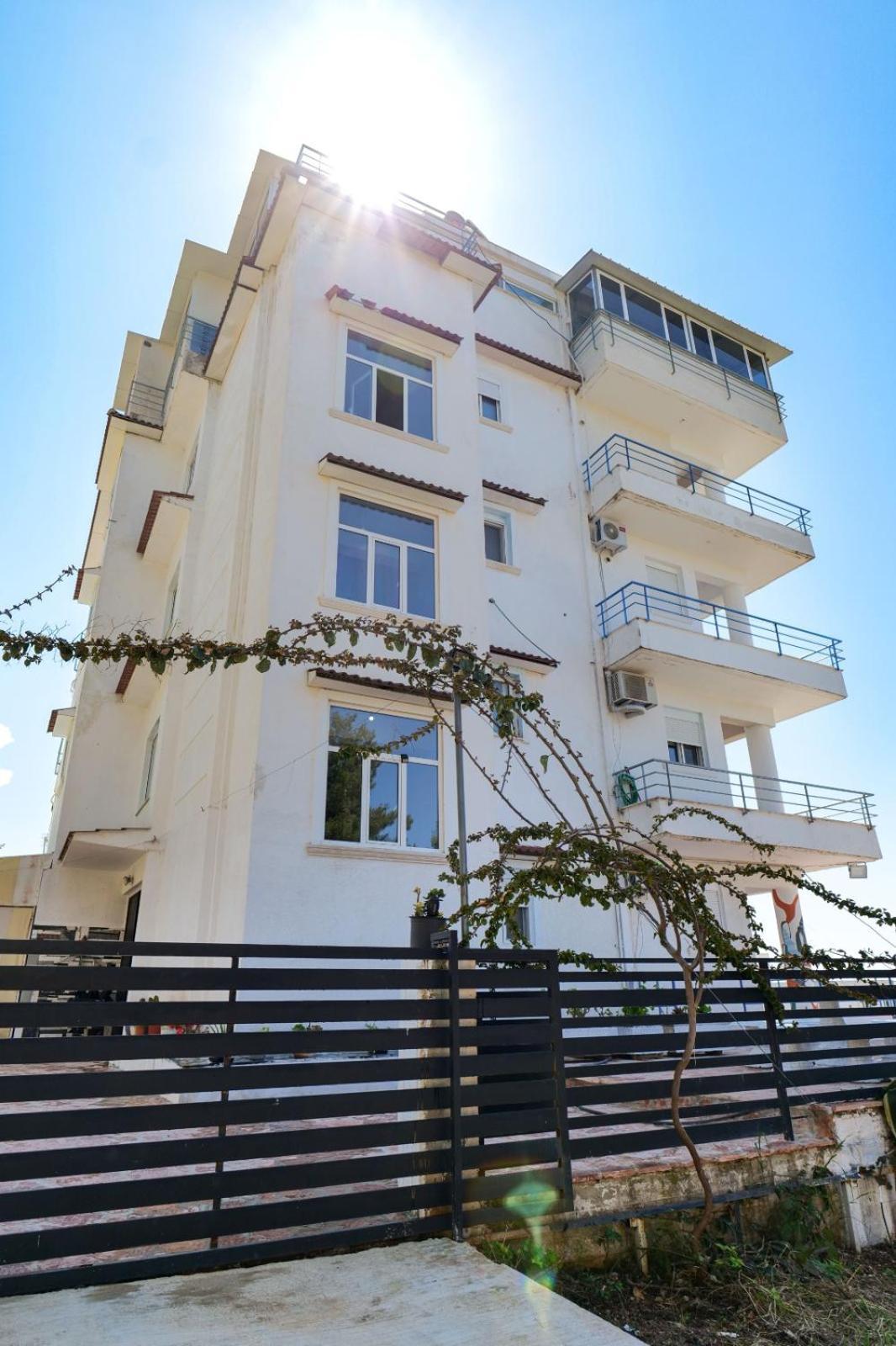 Hotel Leon ساراندا المظهر الخارجي الصورة